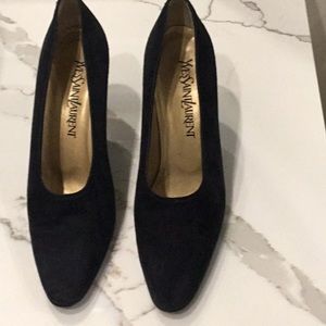 Yve Saint Laurent Black Suede Pump, size 7M